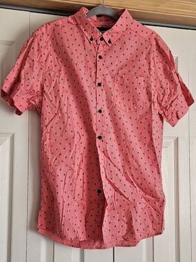 Men's Coral Short-Sleeve Button-Up Shirt with Micro Triangle Print